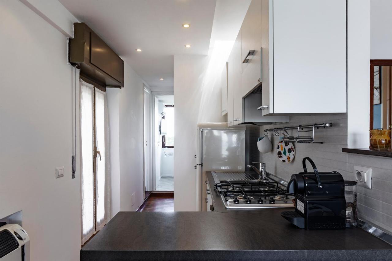 Appartamento Polo Natatorio Lido di Ostia Exteriör bild